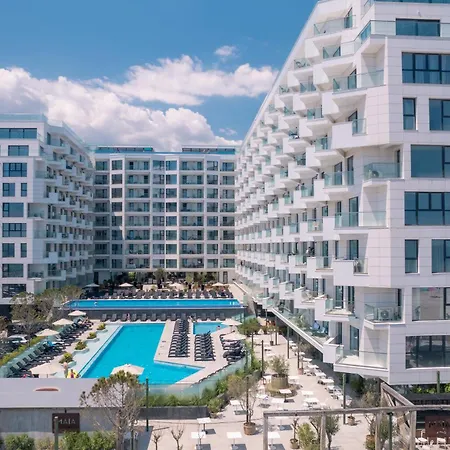 Cristalex Infinity Mamaia Nord * Navodari
