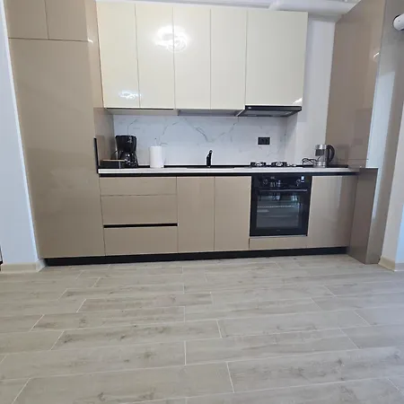 Cristalex Infinity Mamaia Nord Apartmán *